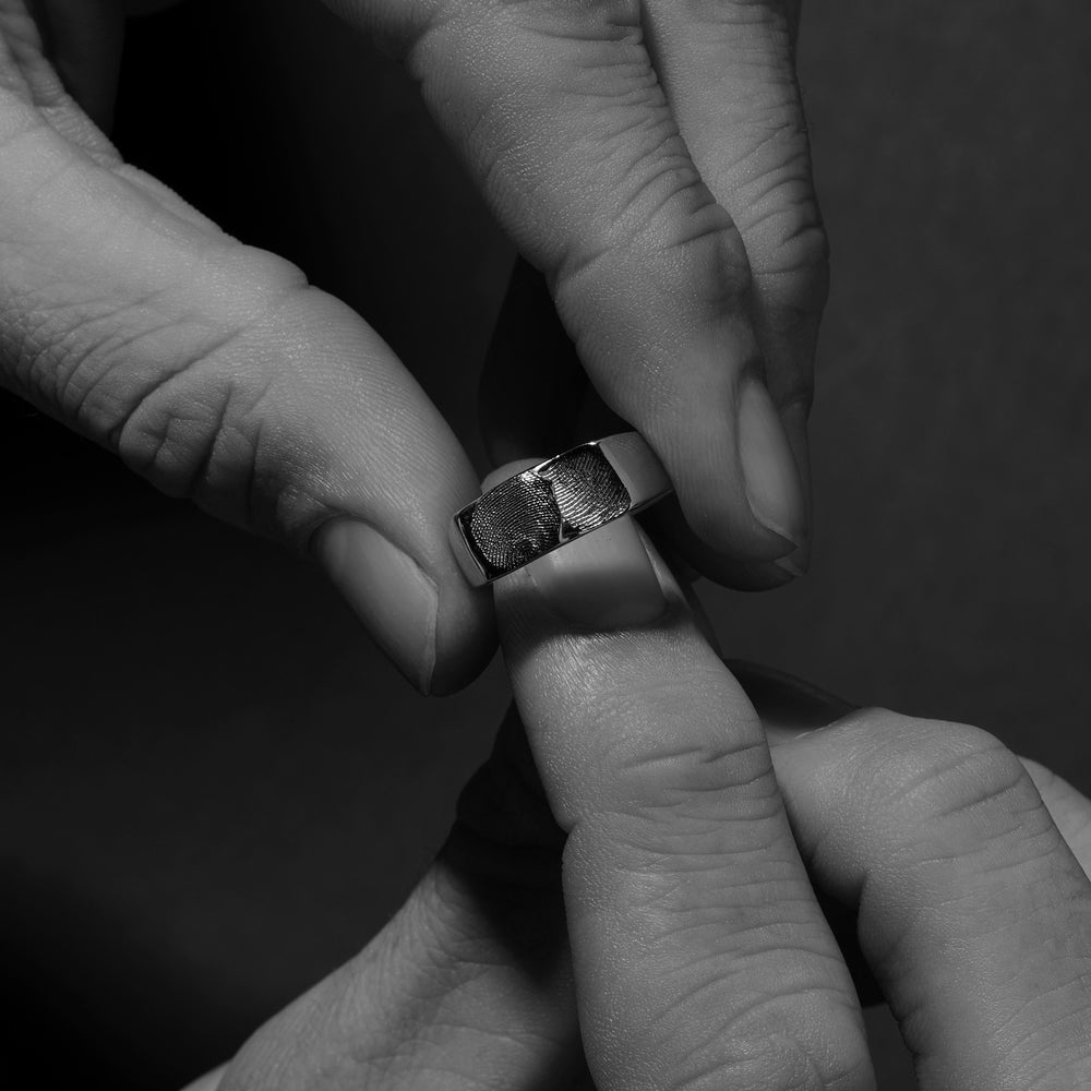 Impression™ Rectangle Signet Ring | Rose Gold
