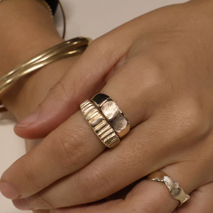 Impression™ Rectangle Signet Ring | Yellow Gold