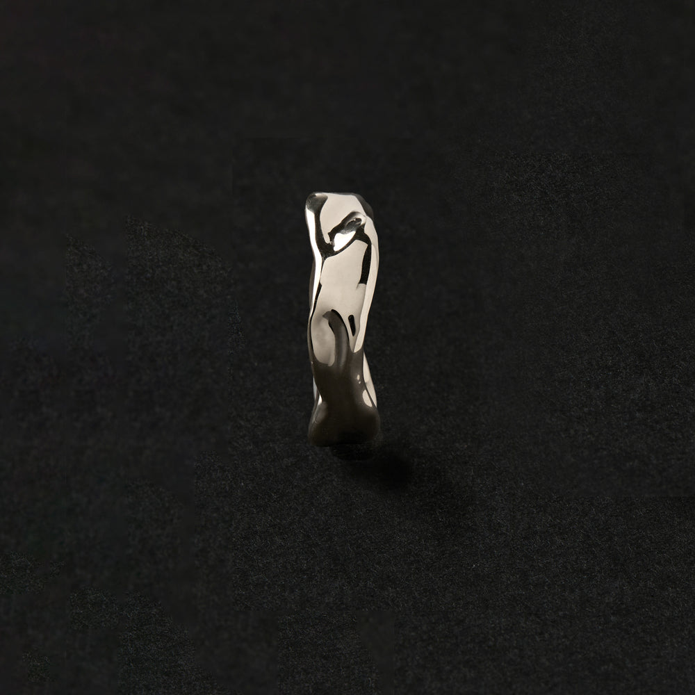 Custom Wave Ring (Stone & Engraving) | Silver