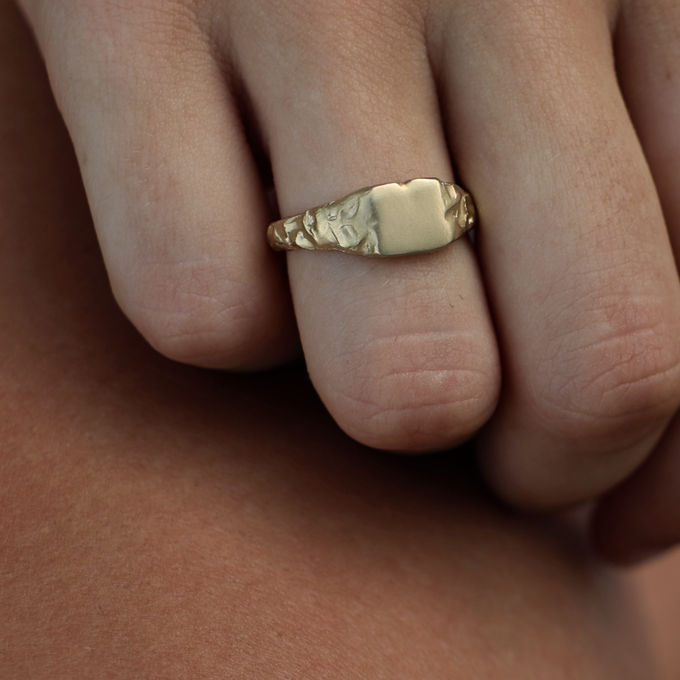 Engraved Slate Signet Ring | Yellow Gold