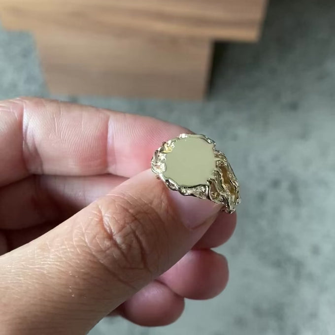 Sculpt Signet Ring | Solid Yellow Gold