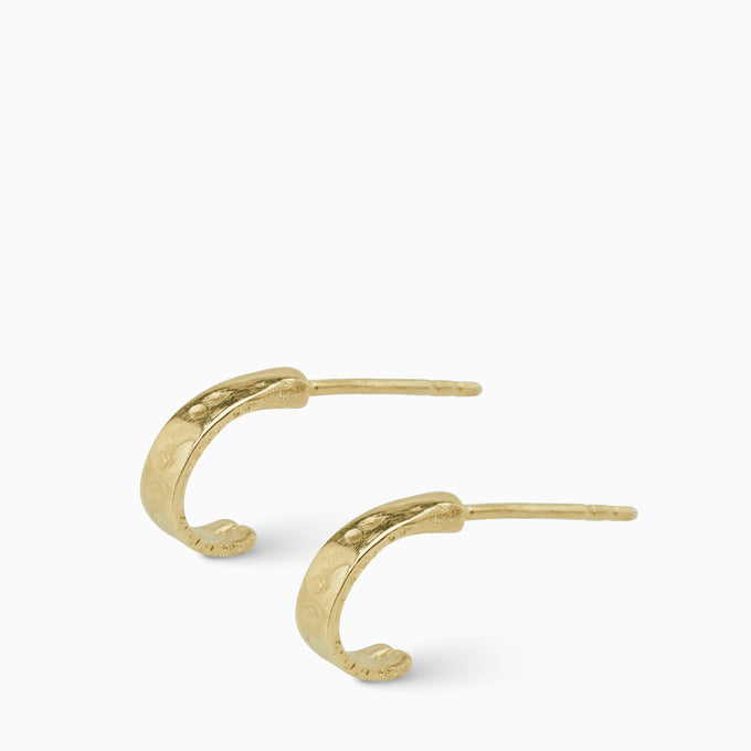 Tiny Battered Hoops | Gold