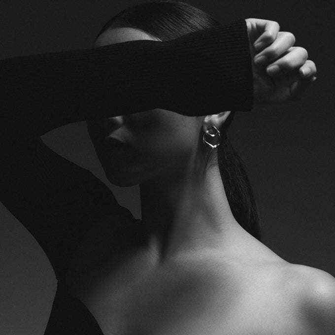 Curve Earrings Front and Back | Gold