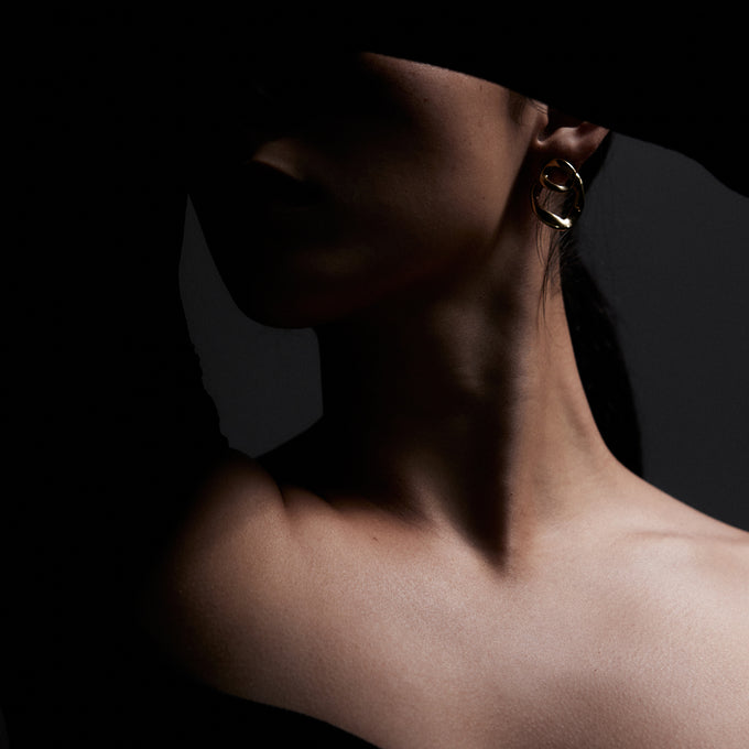 Curve Earrings Front and Back | Gold
