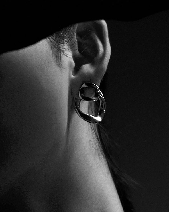 Curve Earrings Front and Back | Silver