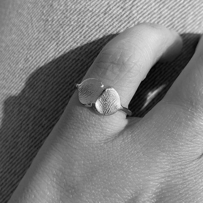 Double Impression Ring | White Gold
