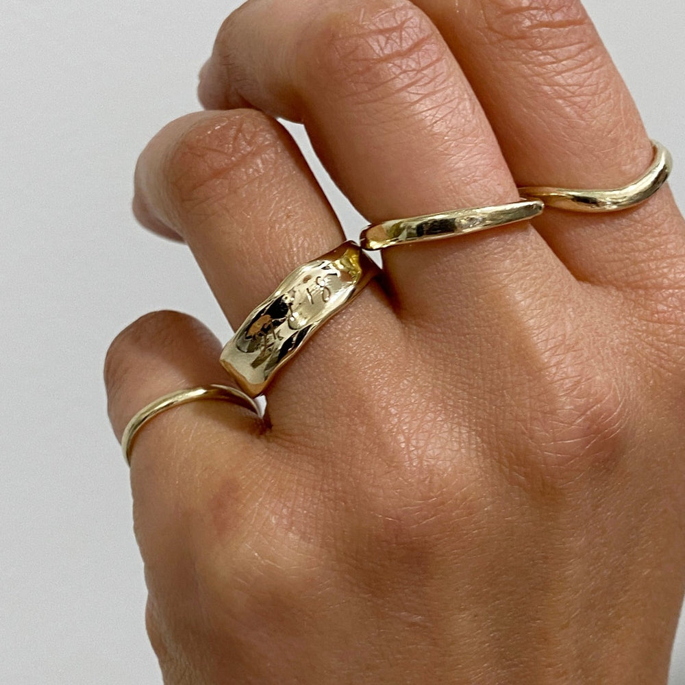 Signature Band Ring | Yellow Gold