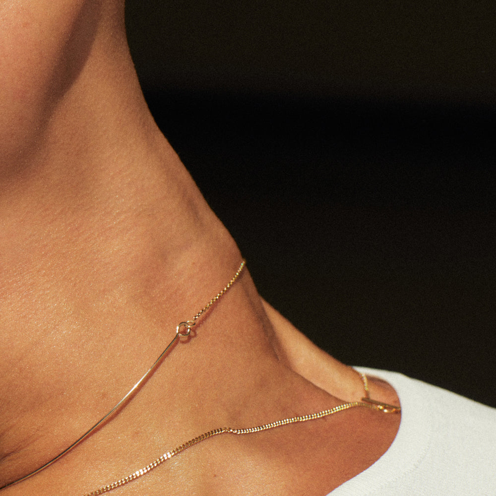 Fine Curb Drop Necklace | Gold