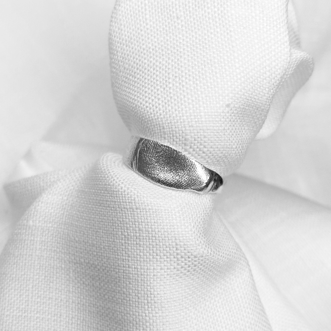 Impression Band Ring | White Gold